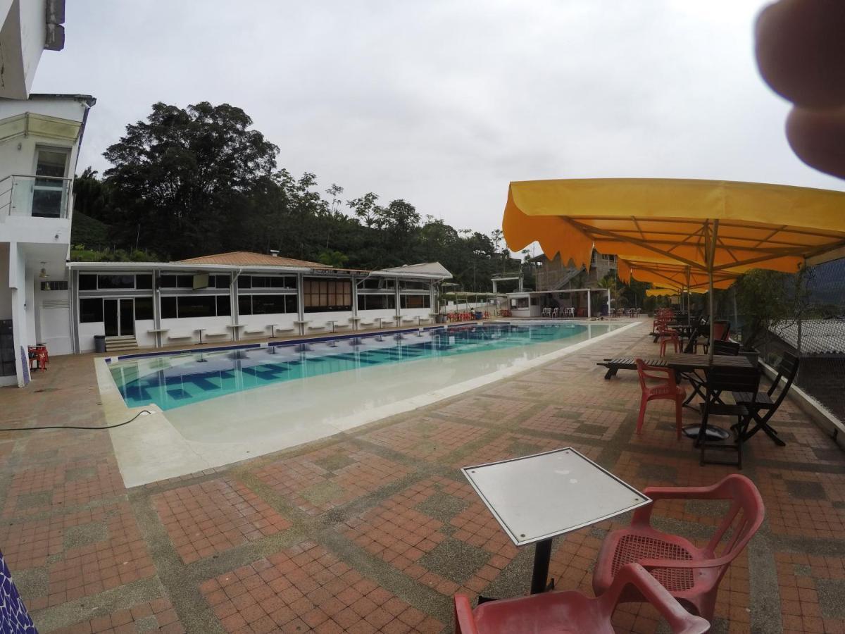 Sky Club Eco Hotel Belen de Umbria Ngoại thất bức ảnh
